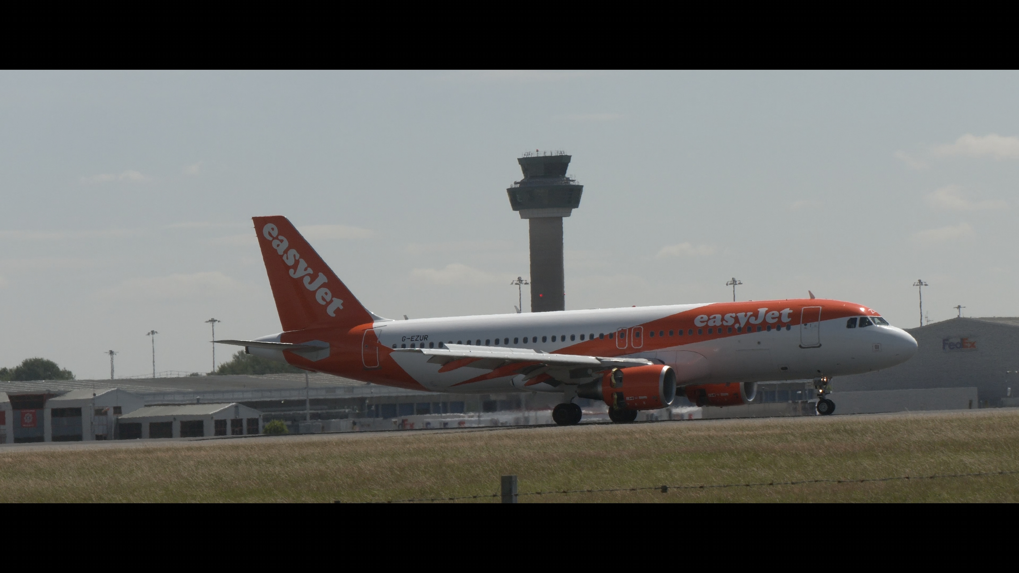 Easyjet Airbus A320 Landing at Stansted